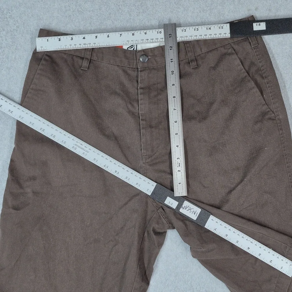 VINTAGE Volcom Men Shorts 36 Brown Y2K Skater Chino Logo 11.5